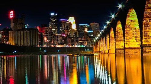 2048px-Stone_Arch_Bridge_-_Minneapolis.JPG